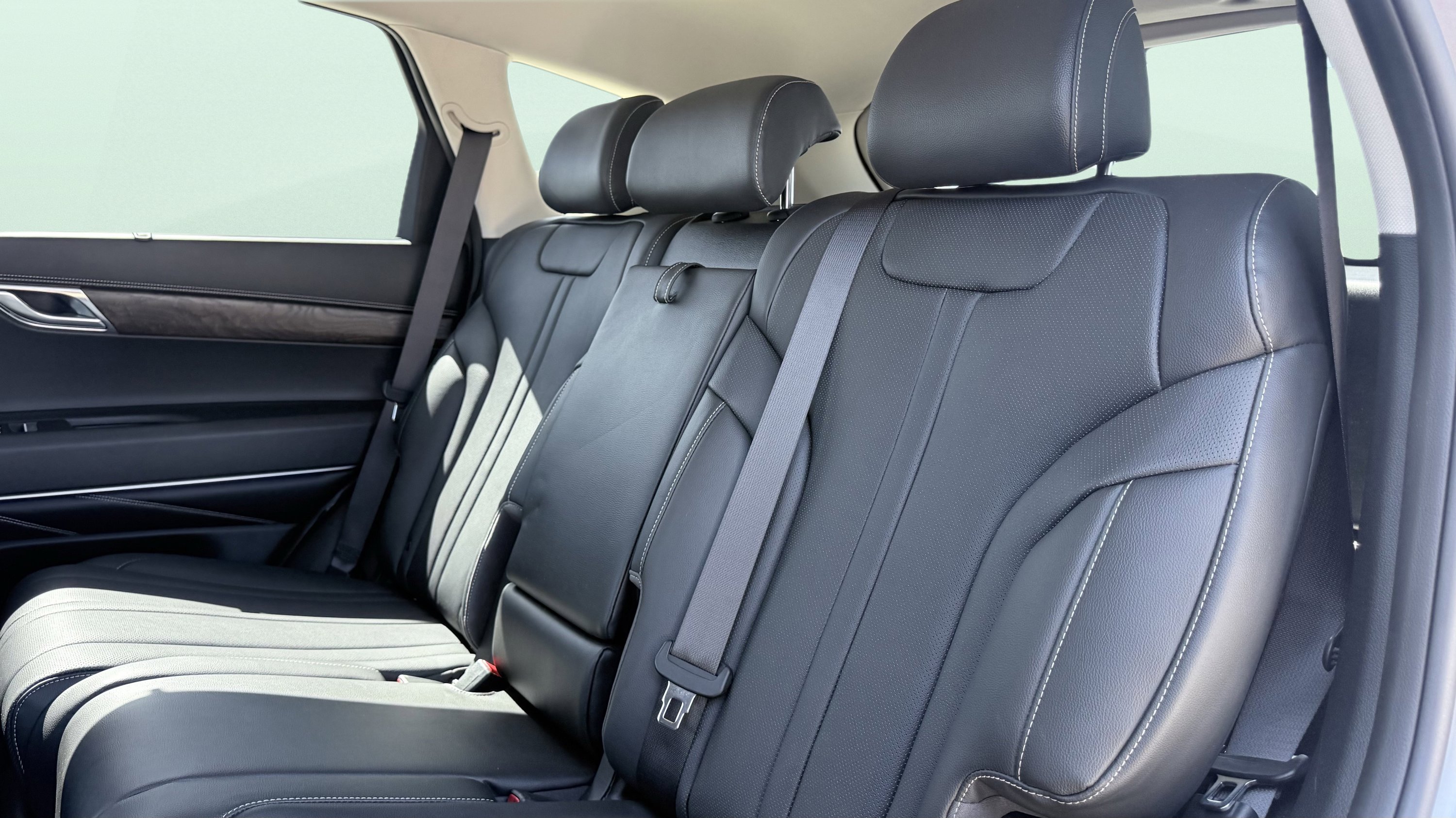 Used 2024 Genesis GV80 2.5T image 32