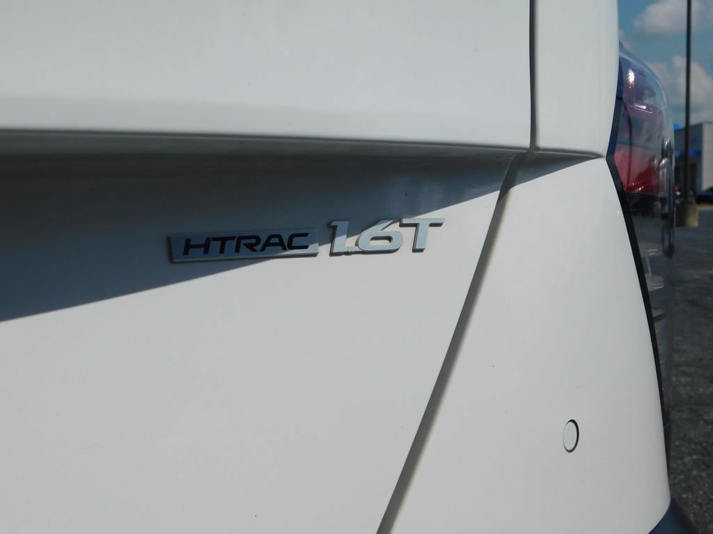 Used 2025 Hyundai Kona Limited AWD/4WD image 40