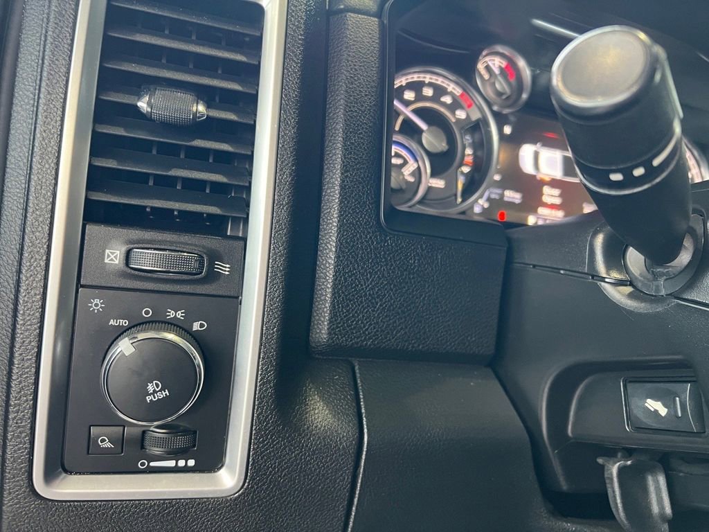 Used 2015 RAM 1500 Limited image 38