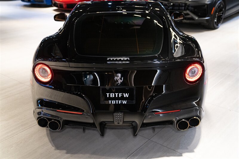 Used 2014 Ferrari F12 Berlinetta RWD image 33