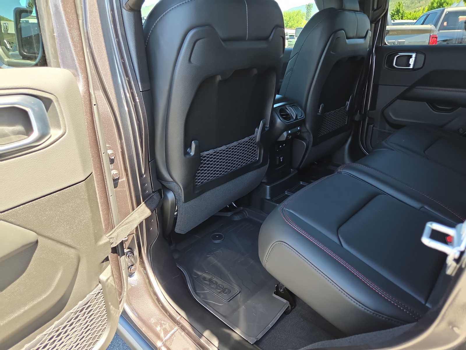 New 2026 Jeep Wrangler Unlimited Rubicon AWD/4WD image 20