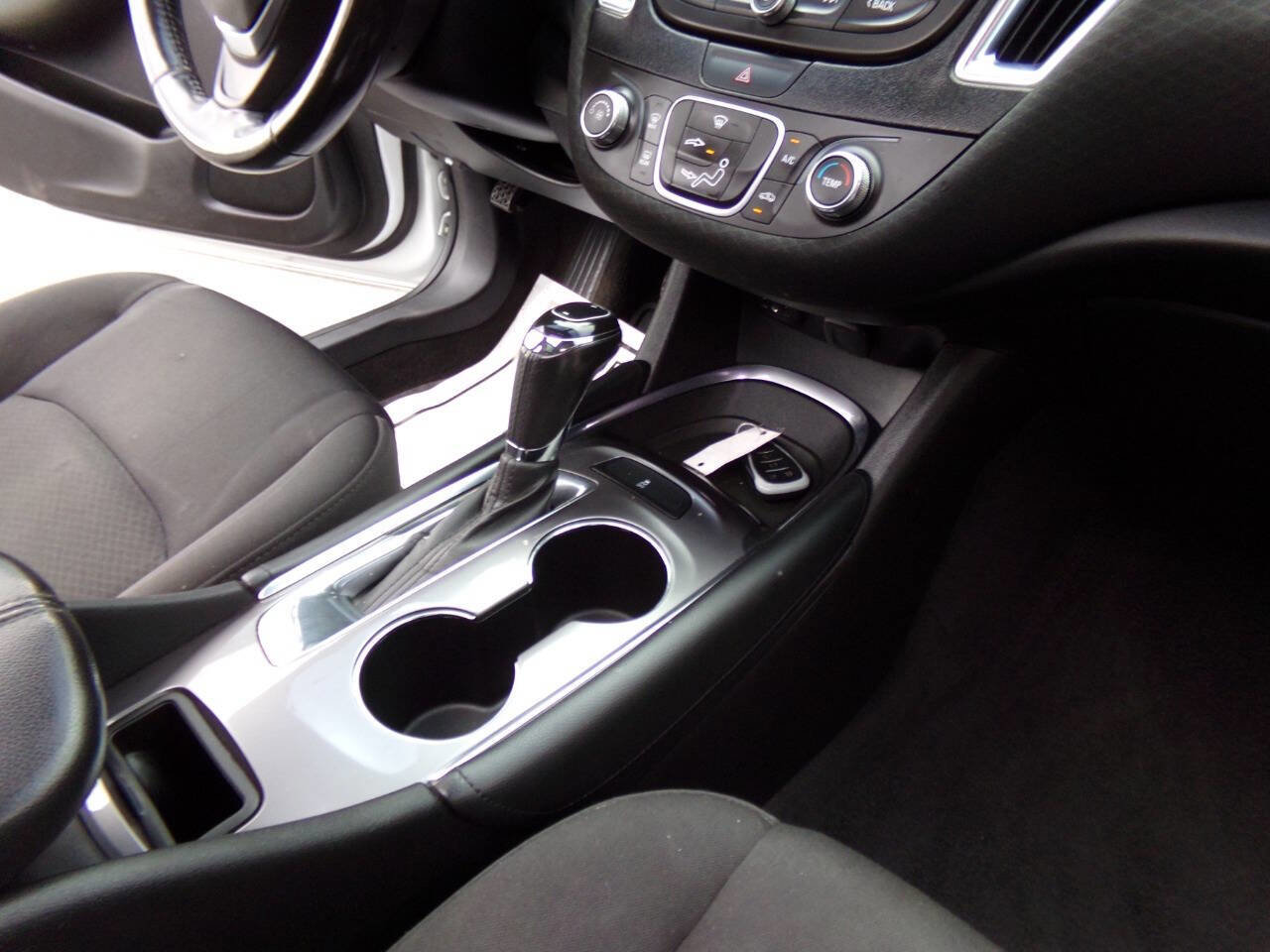 Used 2018 Chevrolet Malibu LT w/ Redline Edition image 33