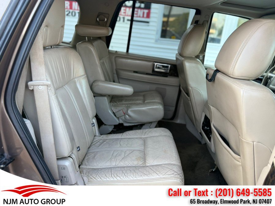 Used 2015 Lincoln Navigator 4WD image 17