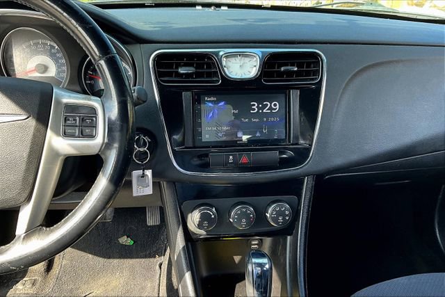 Used 2014 Chrysler 200 Touring image 23