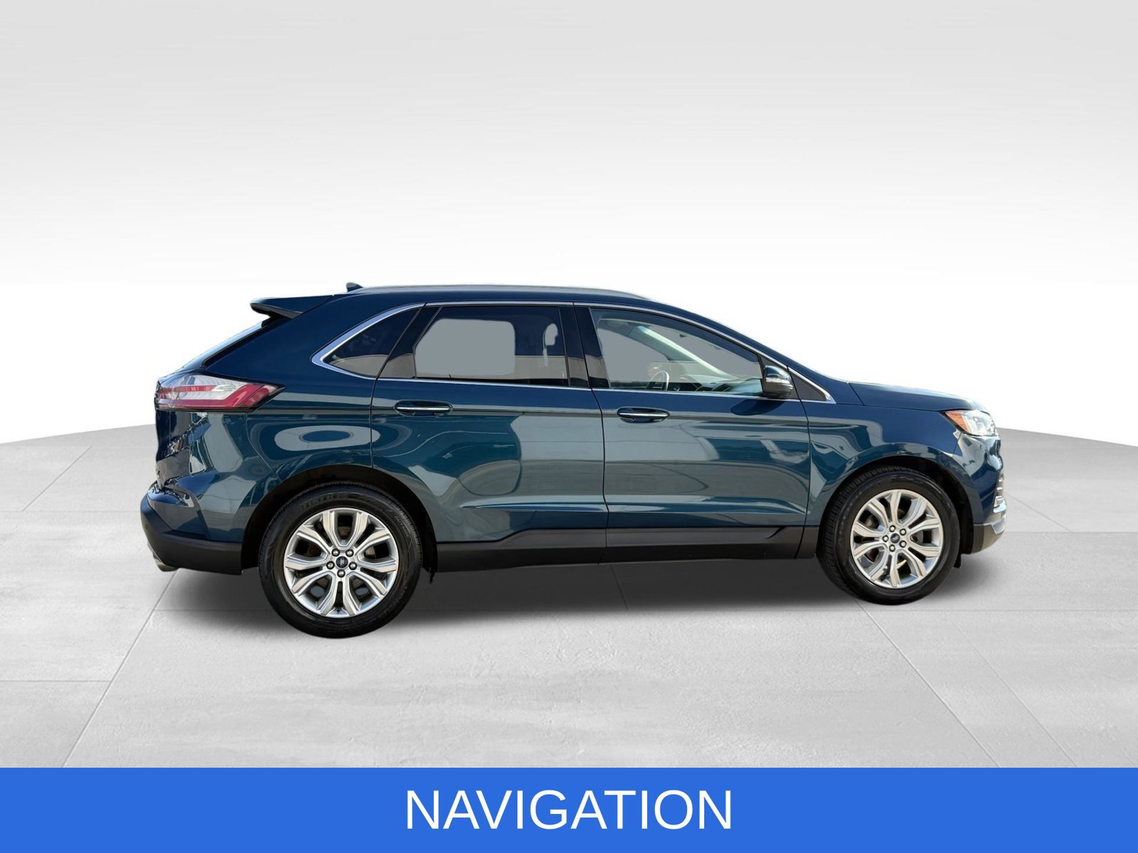 Used 2020 Ford Edge Titanium FWD image 11