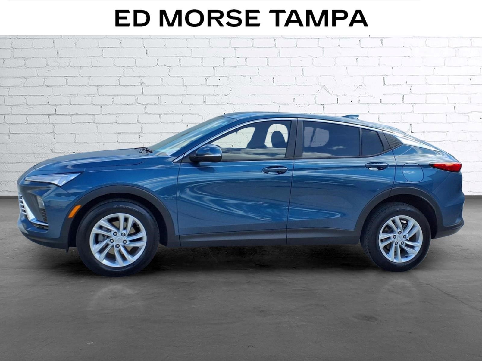 Used 2024 Buick Envista Preferred image 2