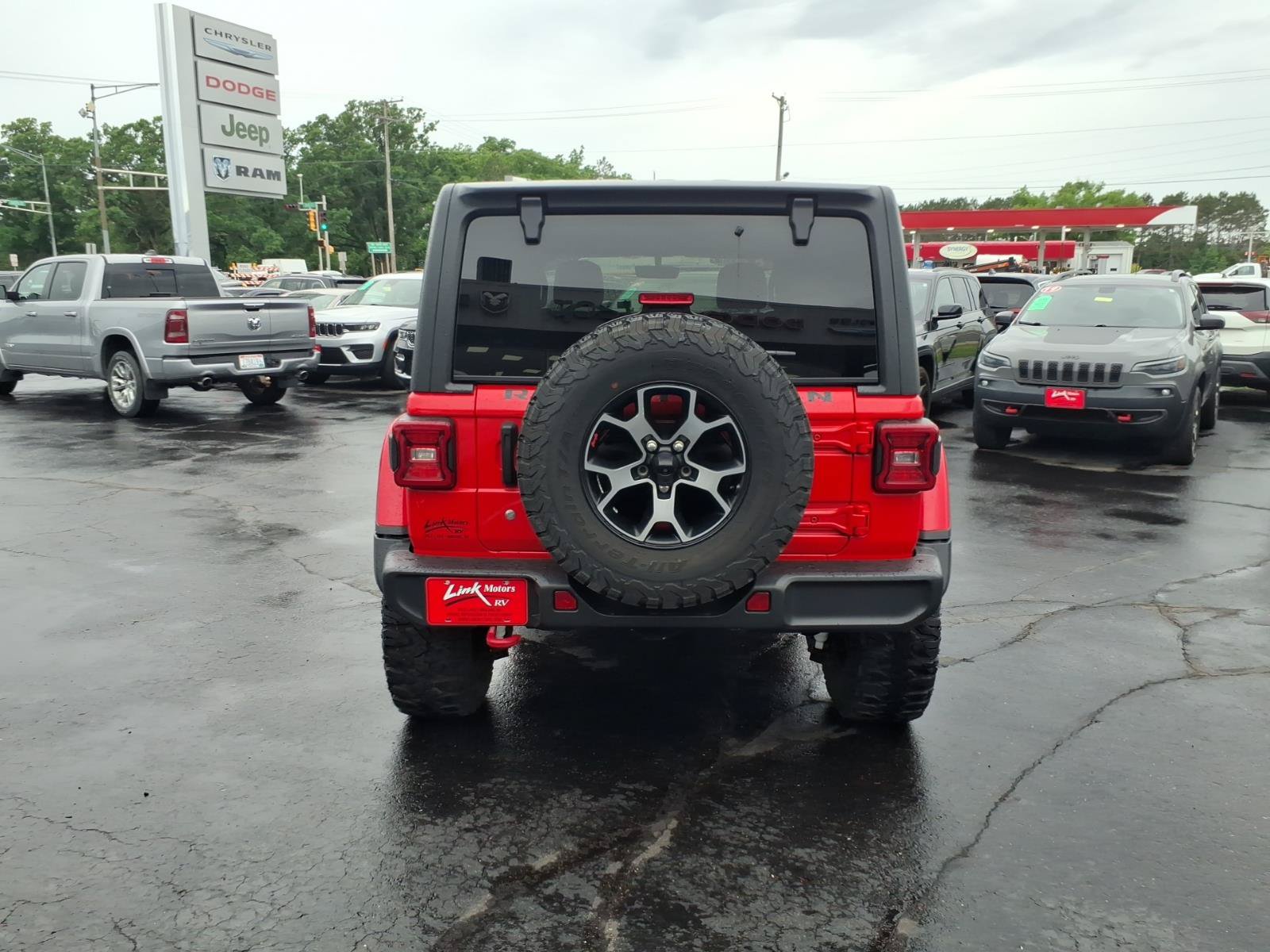 Used 2018 Jeep Wrangler Unlimited Rubicon w/ Dual Top Group AWD/4WD image 5