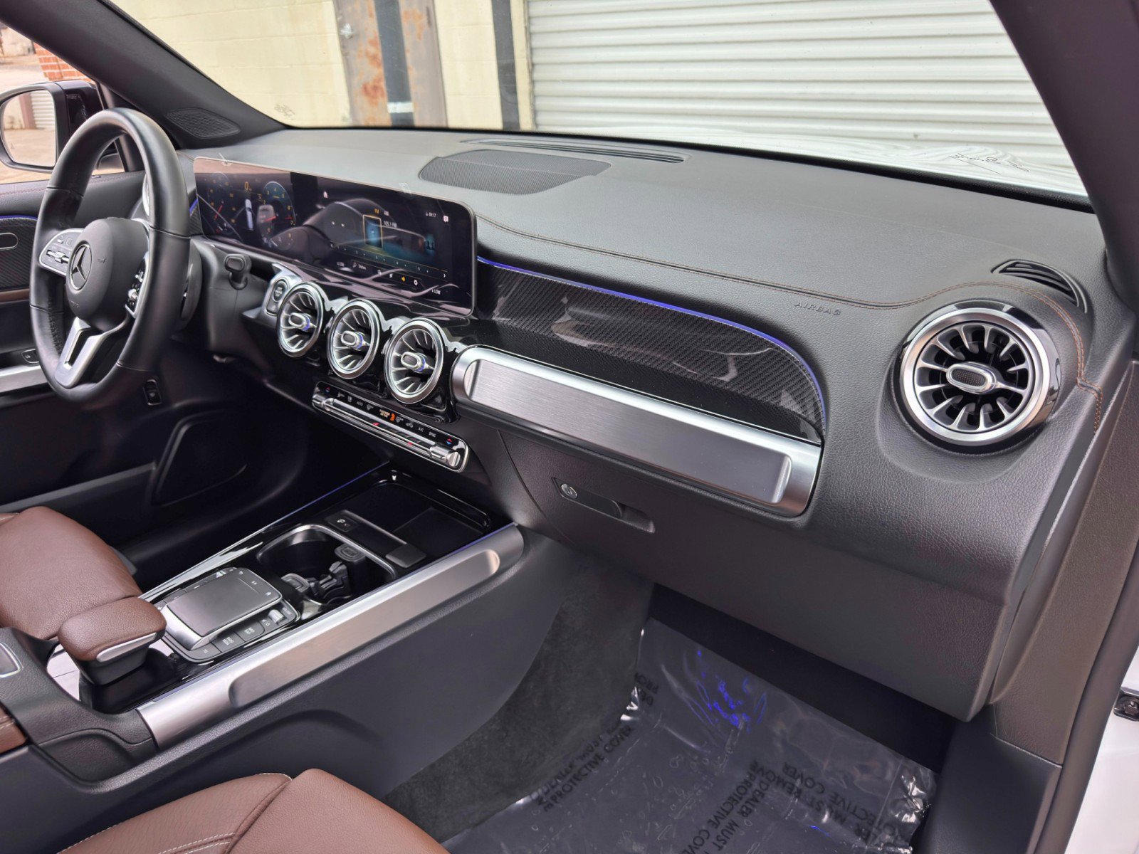 Used 2021 Mercedes-Benz GLB 250 w/ AMG Line image 13