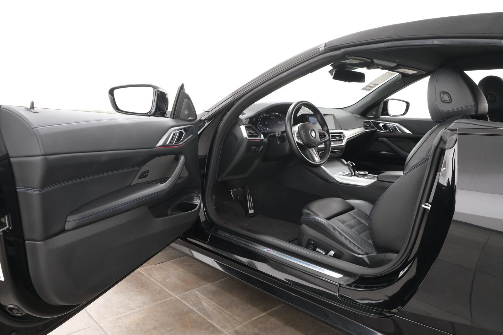 Used 2022 BMW M440i Convertible RWD image 28