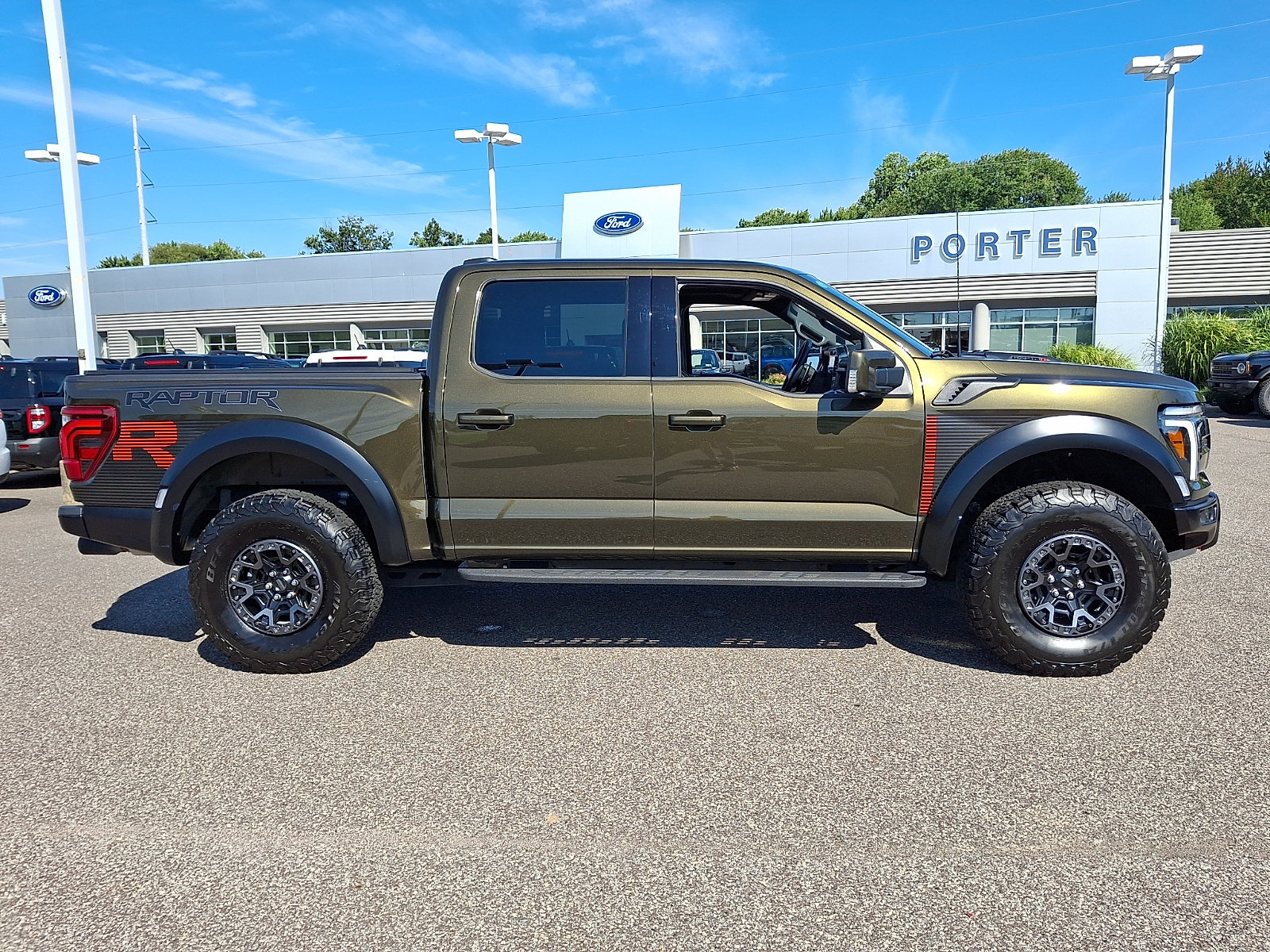 Used 2025 Ford F150 Raptor w/ Equipment Group 803A Raptor R AWD/4WD image 12
