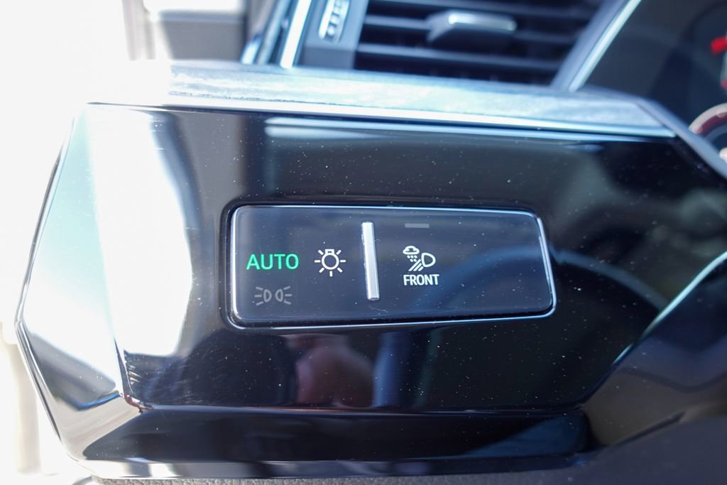 Used 2022 Audi e-tron Premium Plus w/ Premium Plus Package image 14