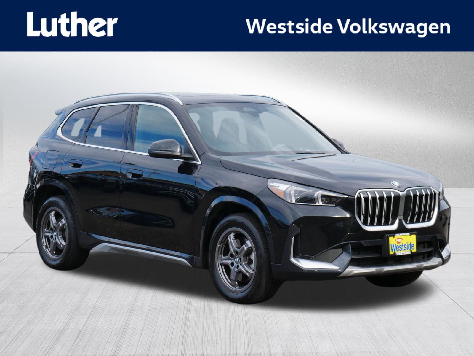 Used 2025 BMW X1 xDrive28i image 1