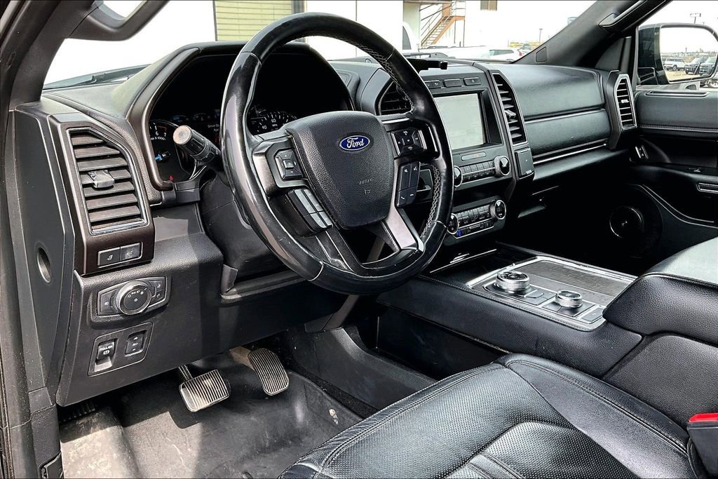 Used 2019 Ford Expedition Max Limited image 16