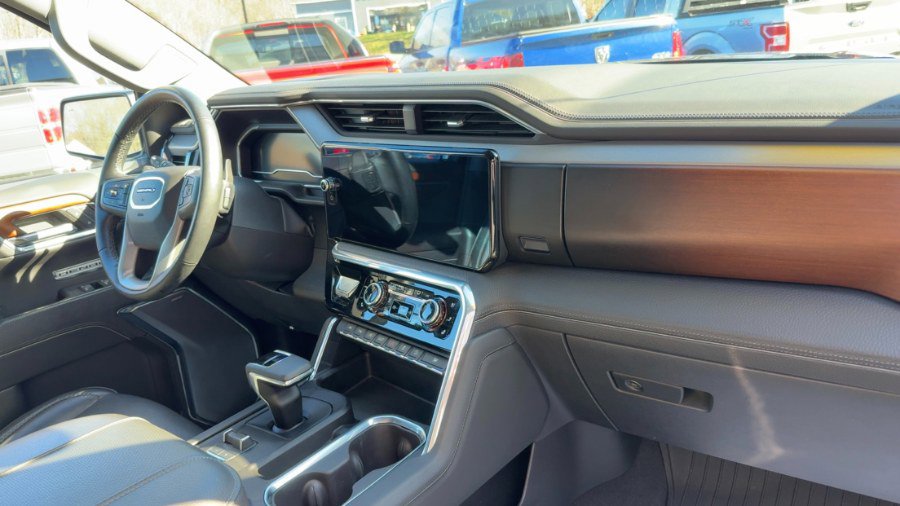 Used 2023 GMC Sierra 1500 Denali w/ Technology Package AWD/4WD image 14