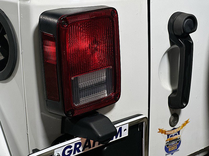 Used 2016 Jeep Wrangler Unlimited Sahara image 21