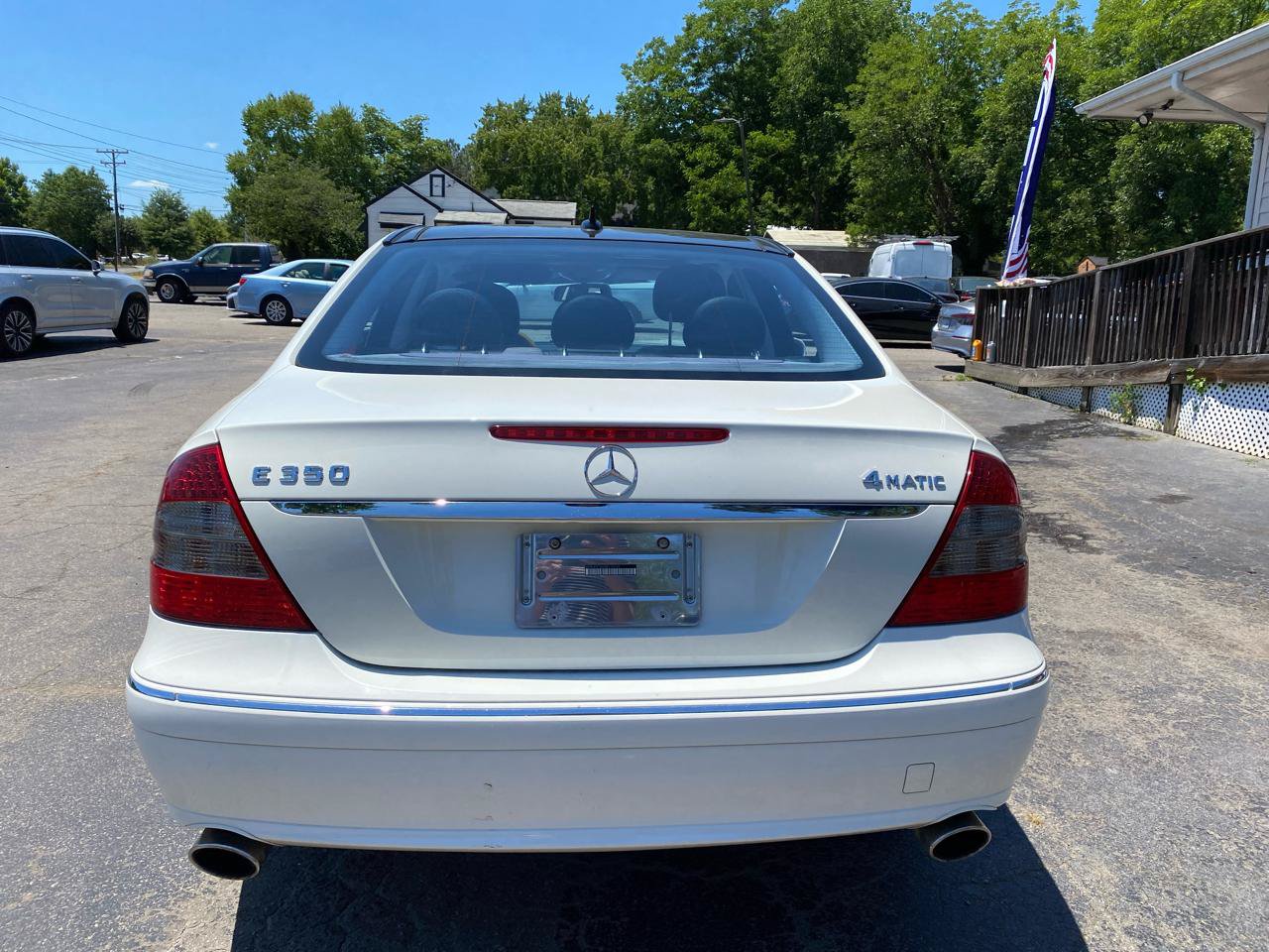 Used 2008 Mercedes-Benz E 350 4MATIC Sedan image 7