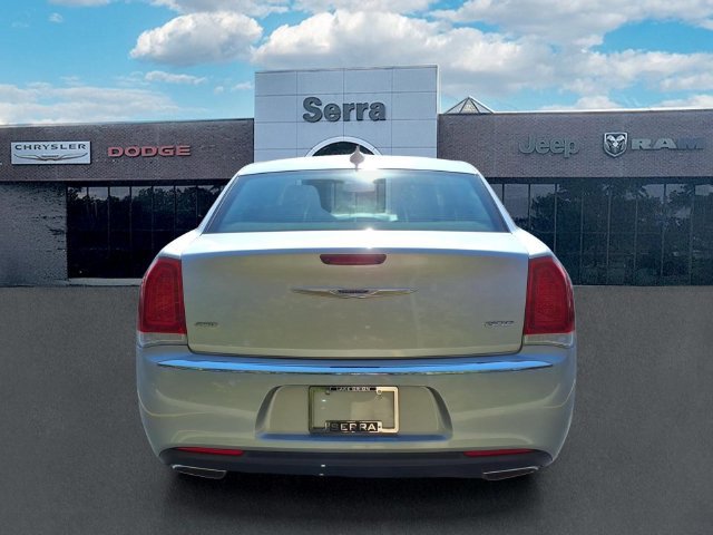 Used 2019 Chrysler 300 Touring L w/ Quick Order Package 22F AWD/4WD image 6