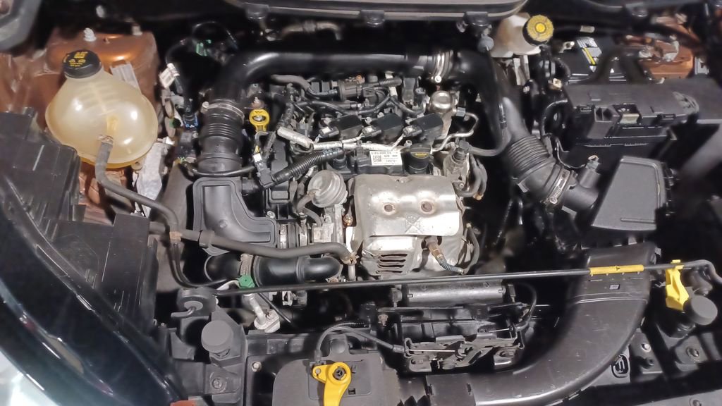 Used 2018 Ford EcoSport SE image 9