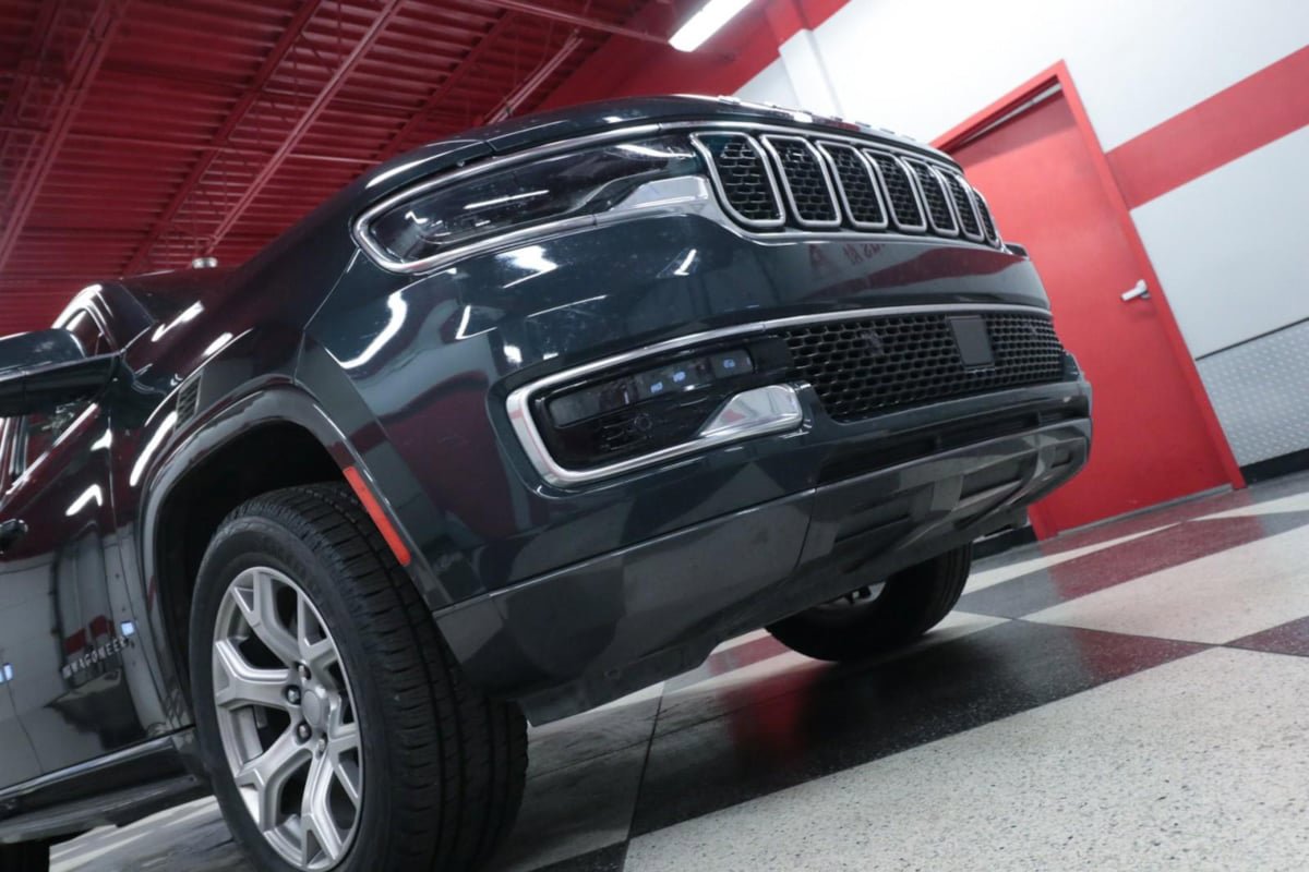 Used 2022 Jeep Wagoneer Series I w/ Premium Group I AWD/4WD image 38