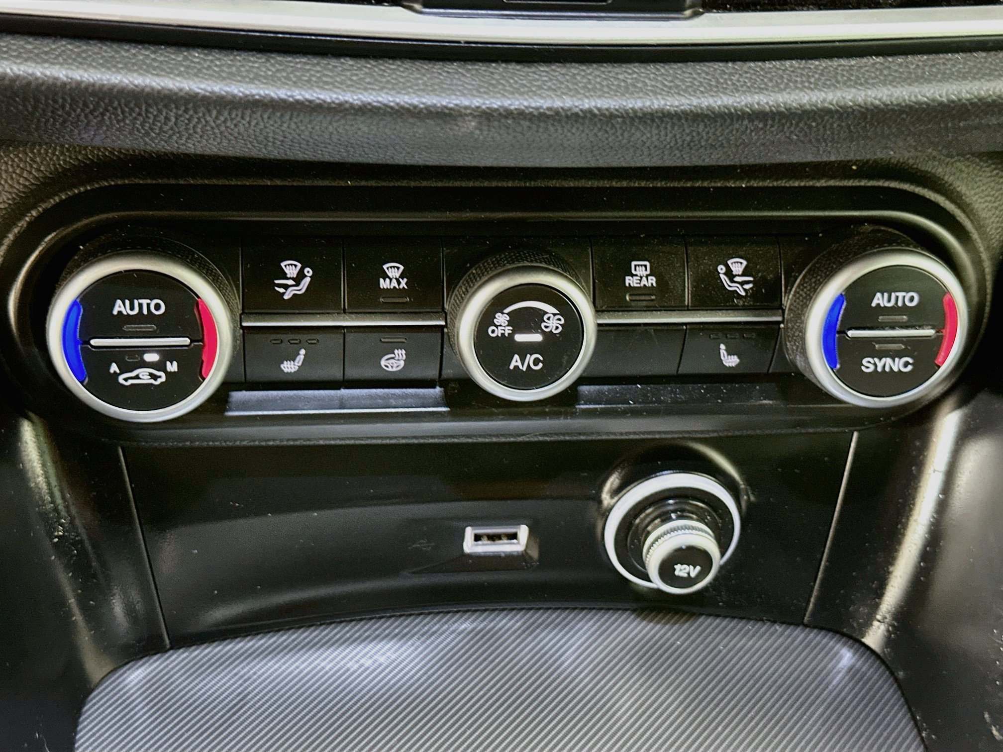 Used 2023 Alfa Romeo Stelvio Veloce AWD/4WD image 24