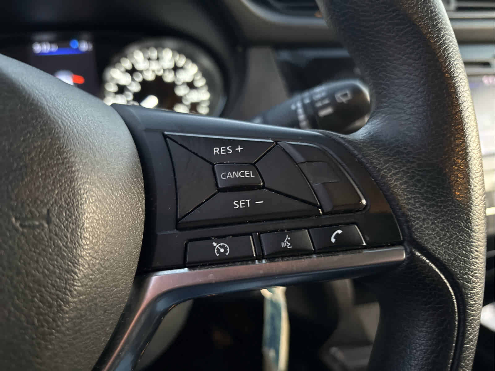 Used 2018 Nissan Rogue S image 25