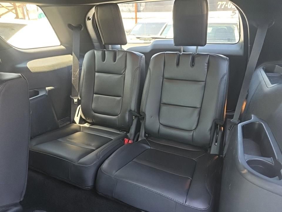 Used 2018 Ford Explorer XLT w/ Equipment Group 202A AWD/4WD image 7