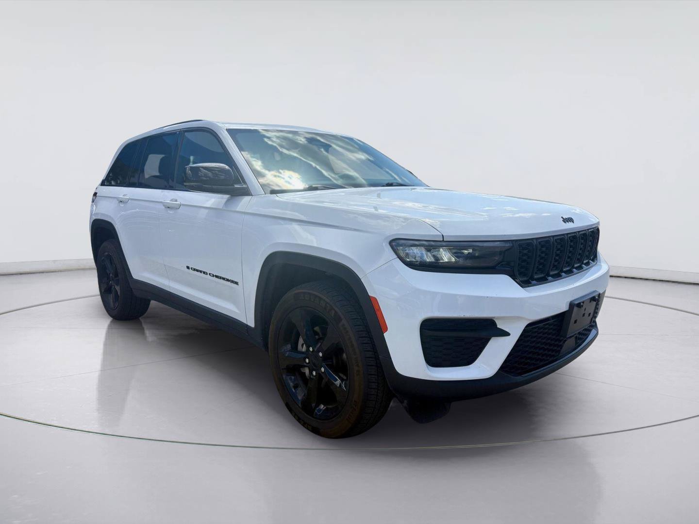 Used 2023 Jeep Grand Cherokee Altitude
