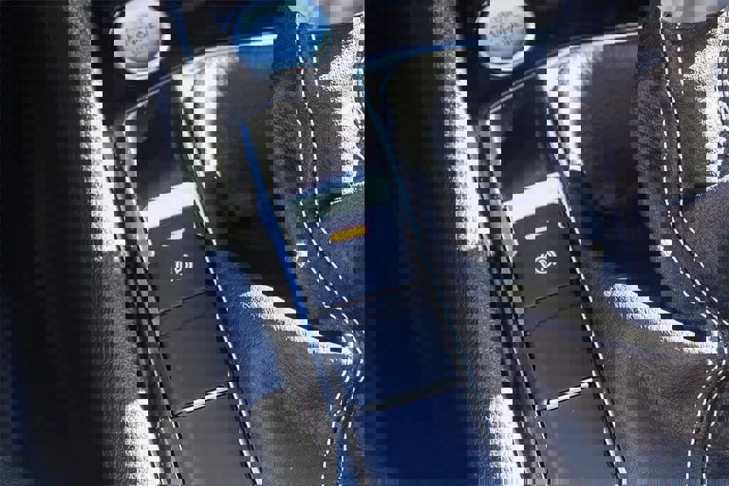 Used 2024 Volkswagen Taos SE image 35