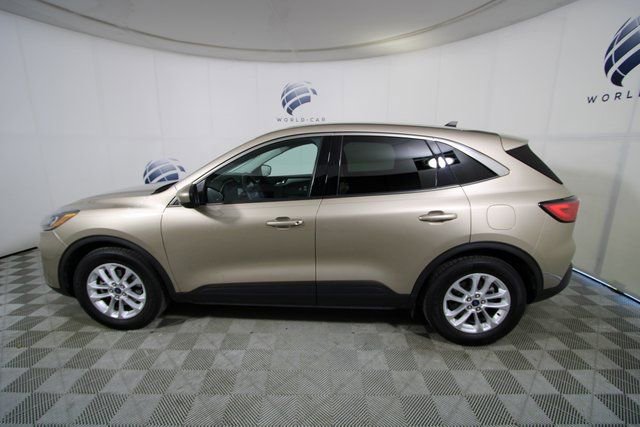 Used 2021 Ford Escape SE image 4