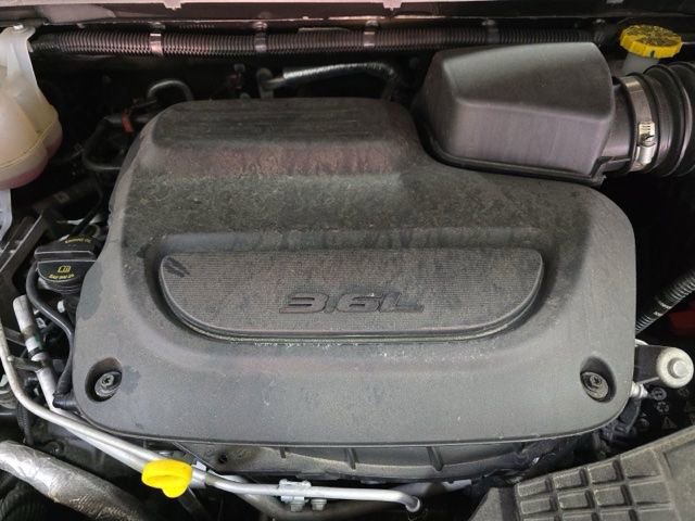 Used 2025 Chrysler Pacifica Limited FWD image 17