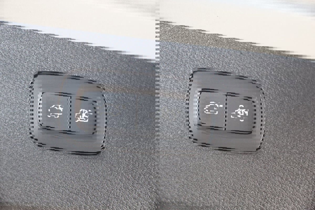 Used 2024 Volvo XC90 B5 Plus image 54