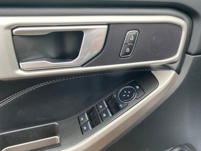 Used 2023 Ford Explorer XLT image 15