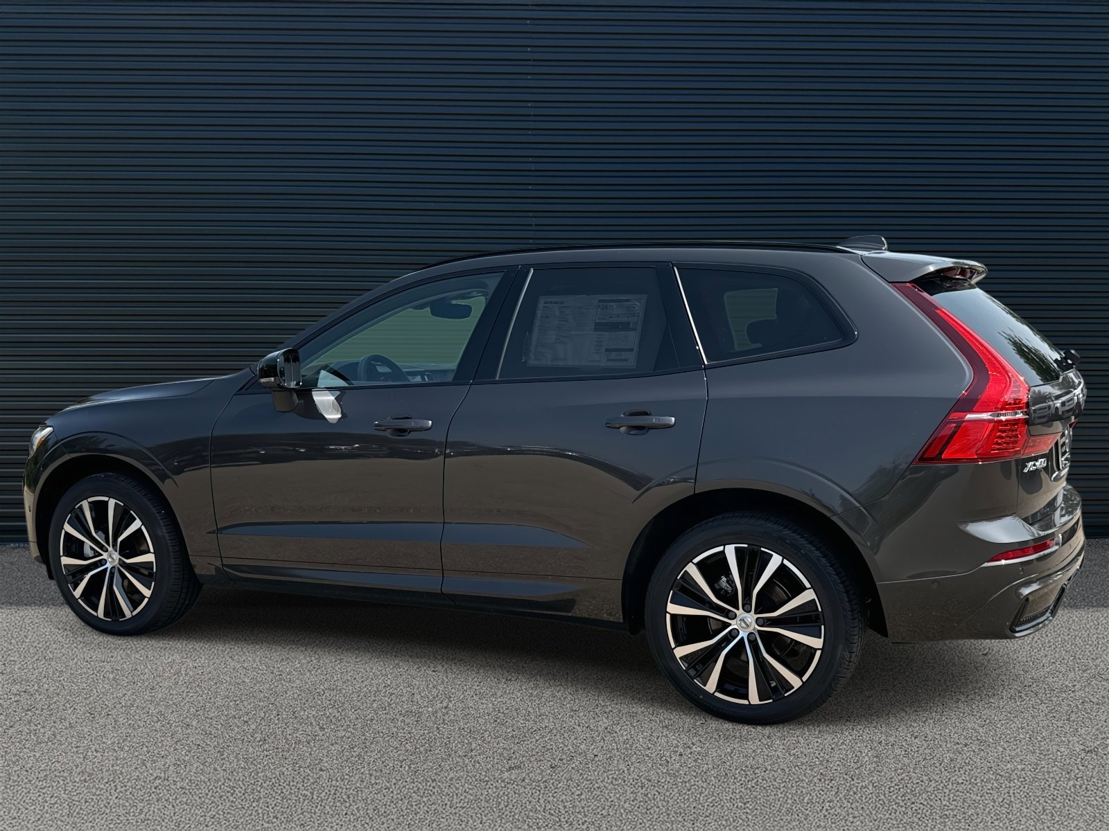 Certified 2025 Volvo XC60 B5 Plus w/ Climate Package image 7