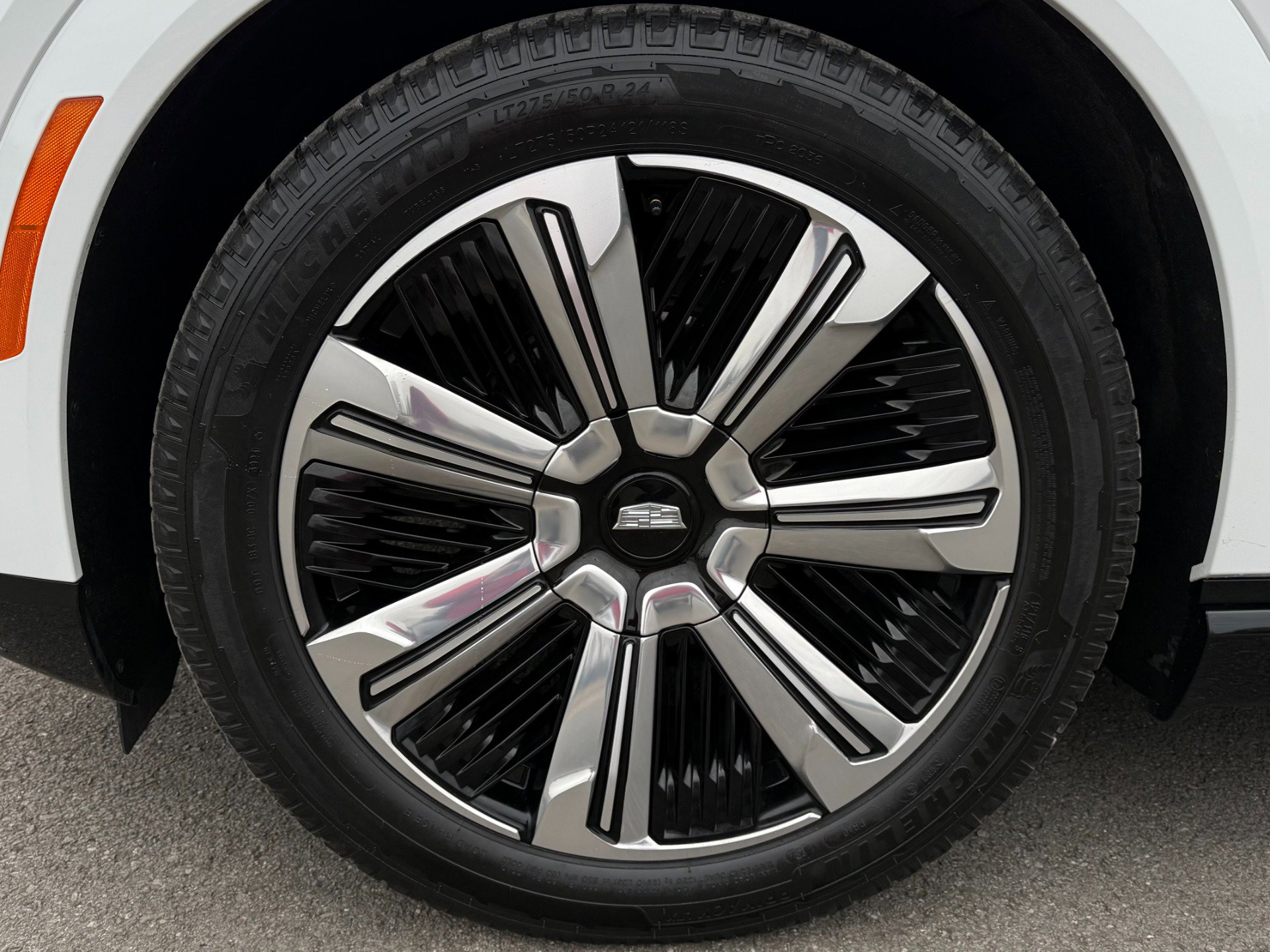 Used 2025 Cadillac Escalade IQ Luxury 2 image 70