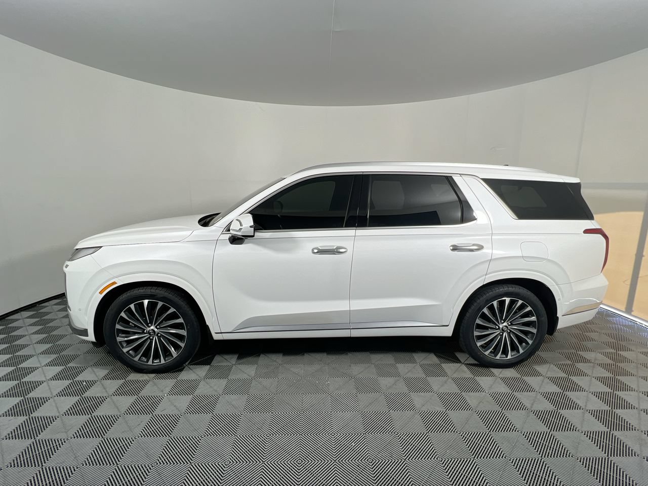 Used 2023 Hyundai Palisade Calligraphy w/ Cargo Package AWD/4WD image 6