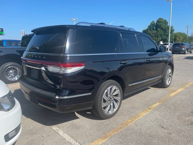 Used 2022 Lincoln Navigator 4WD image 6