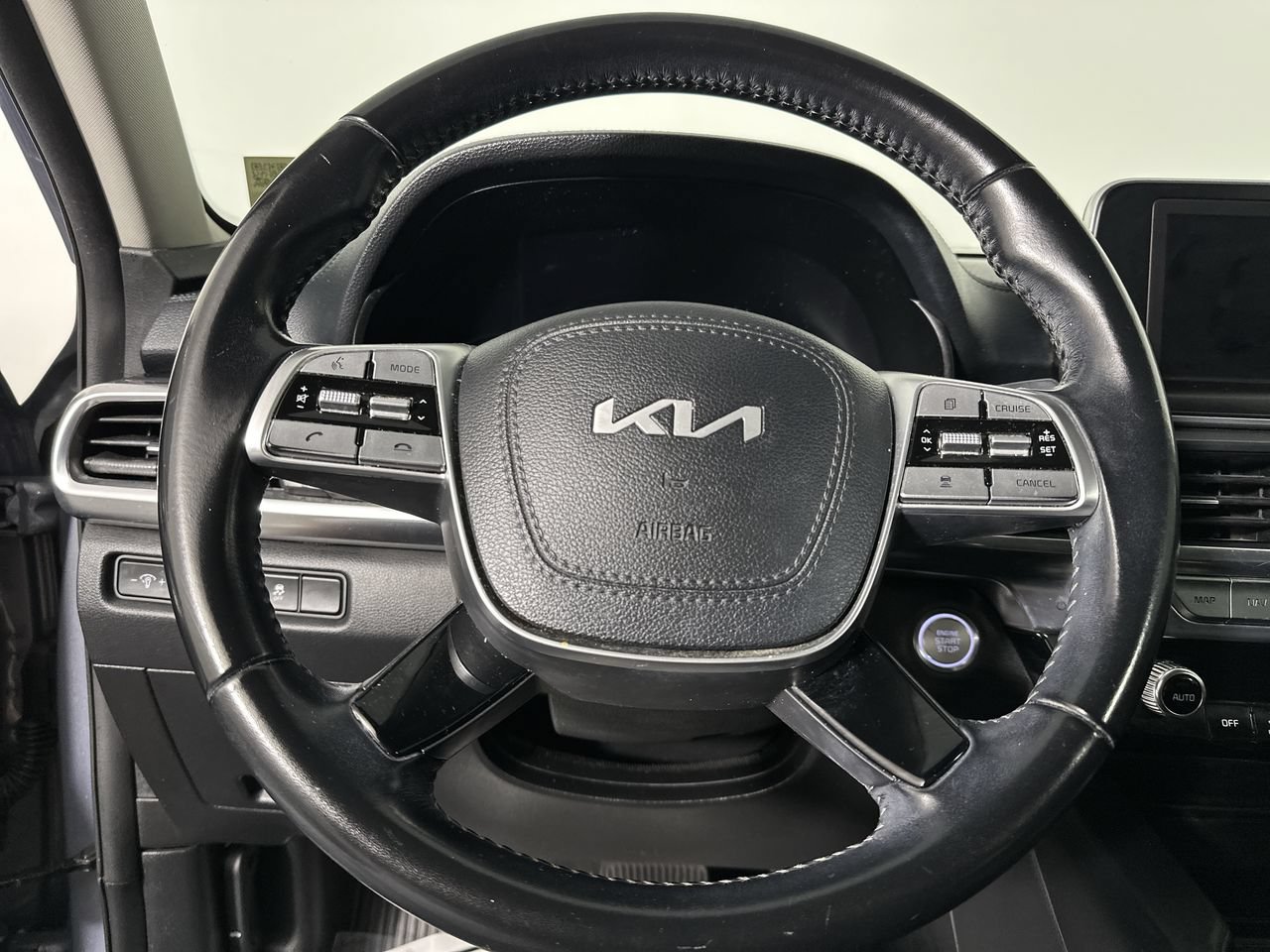 Used 2022 Kia Telluride LX FWD image 6
