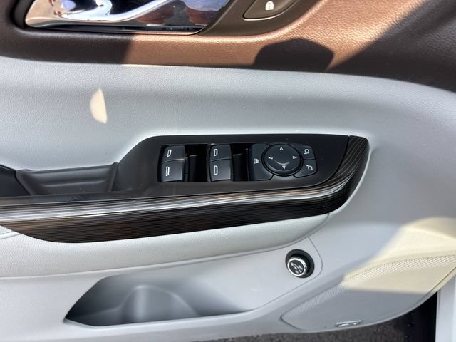 Used 2017 GMC Acadia SLT FWD image 17