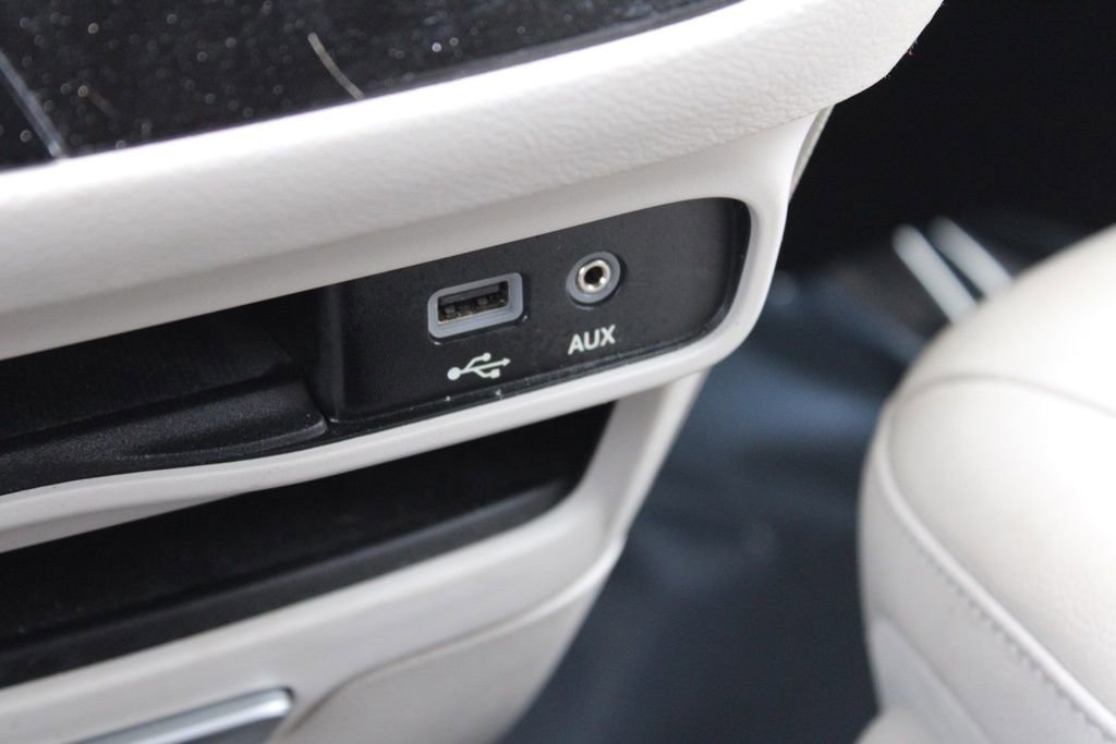 Used 2017 Chrysler Pacifica Touring-L image 44