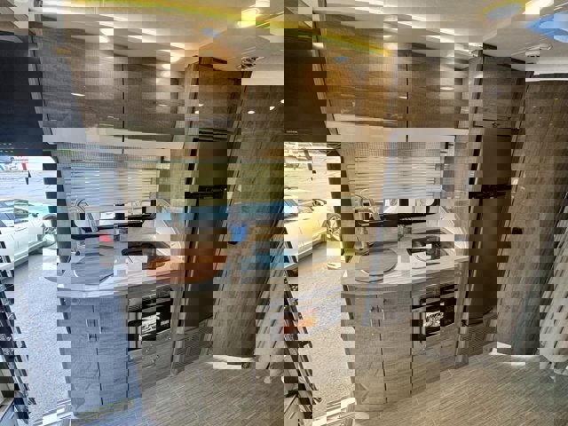 Used 2022 Mercedes-Benz Sprinter 3500 image 24