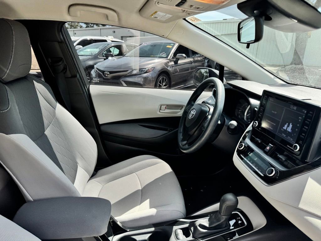 Used 2022 Toyota Corolla LE w/ LE Convenience Package FWD image 26