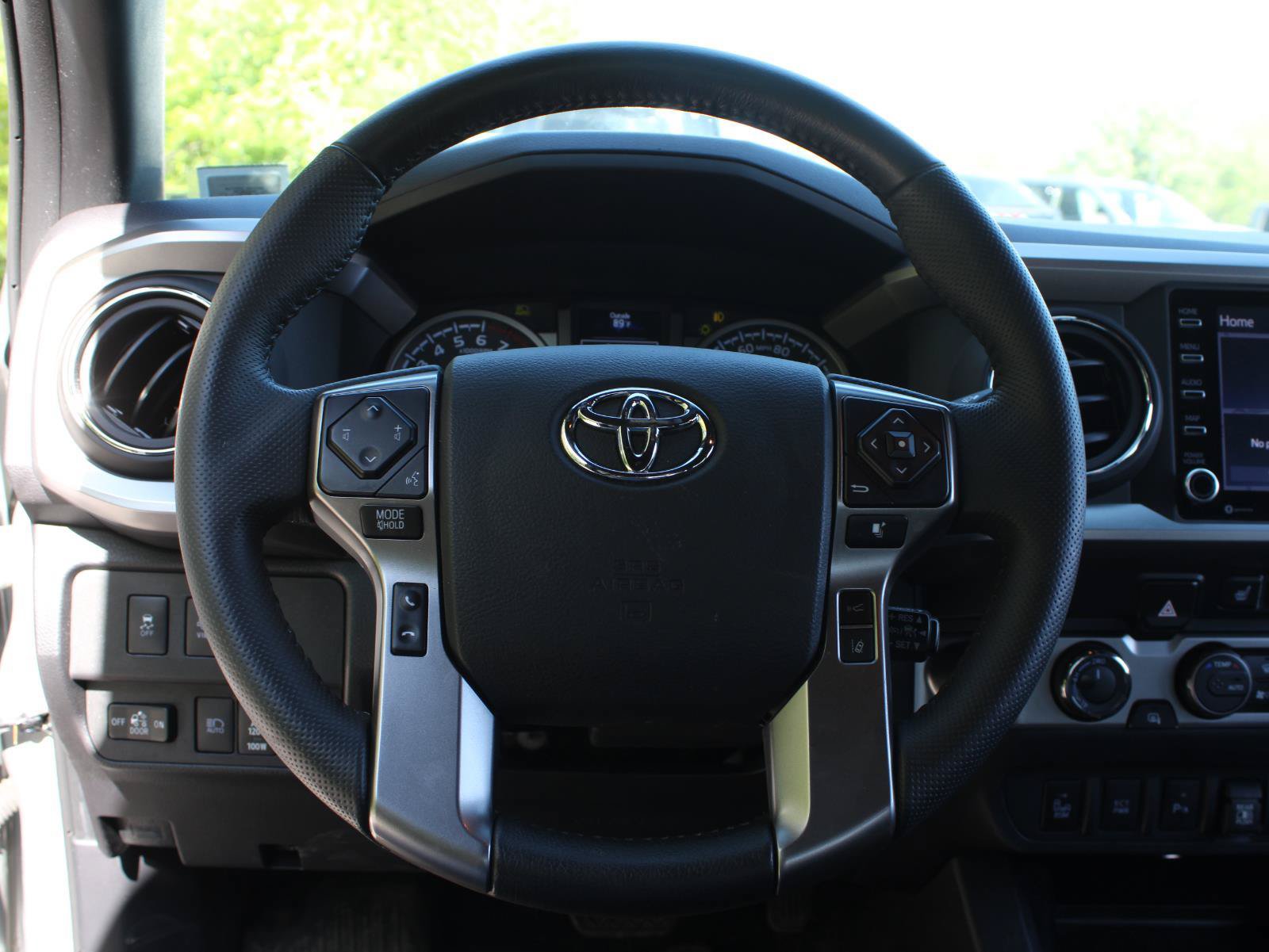 Used 2023 Toyota Tacoma Limited AWD/4WD image 8