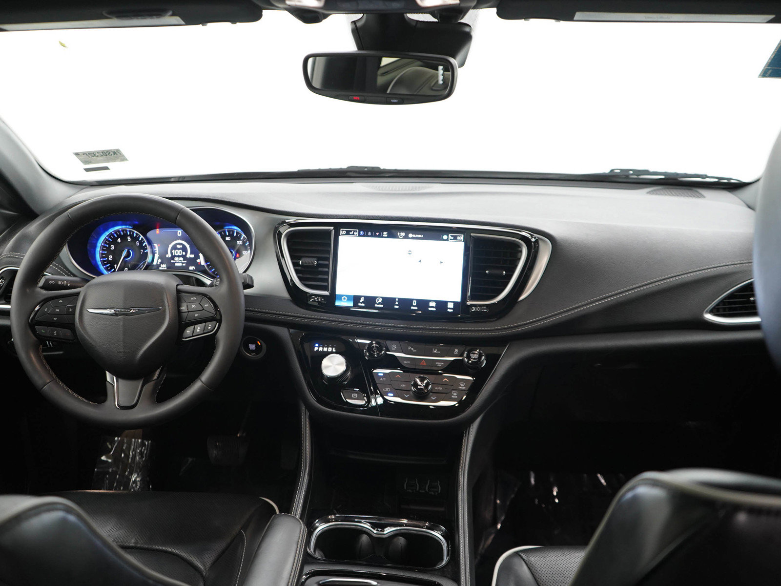 Used 2025 Chrysler Pacifica Limited FWD image 14