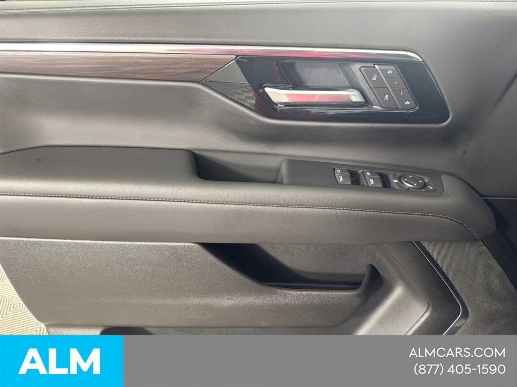 Used 2025 Chevrolet Tahoe LT AWD/4WD image 14