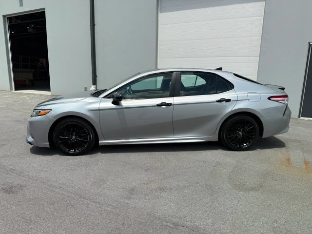 Used 2020 Toyota Camry SE FWD image 3