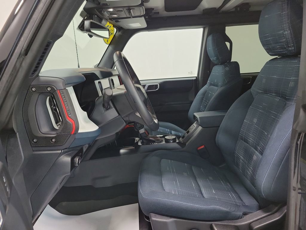 Used 2025 Ford Bronco Heritage Edition AWD/4WD image 2