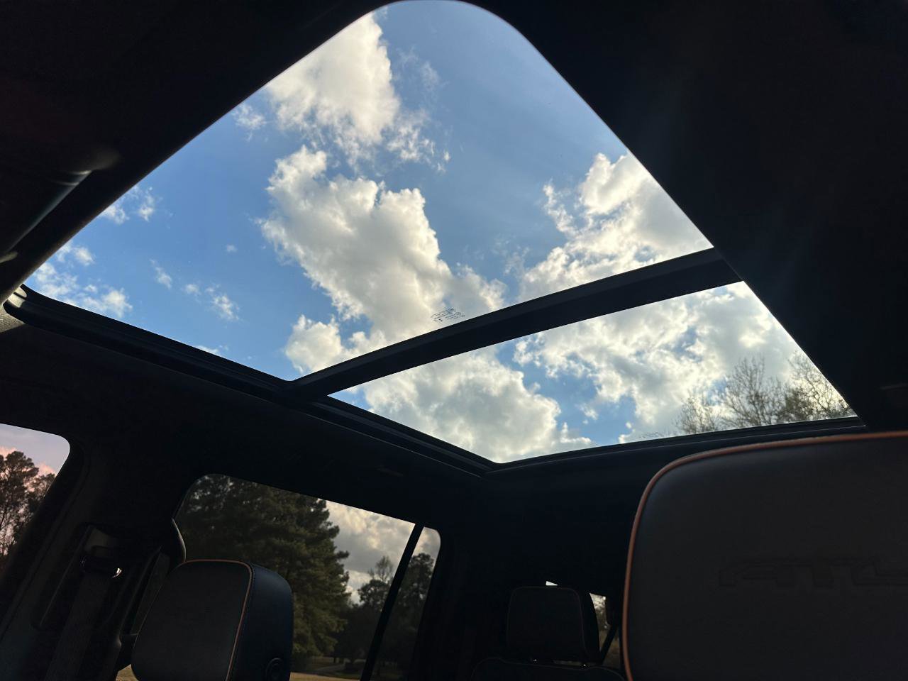Used 2023 GMC Yukon XL AT4 image 17