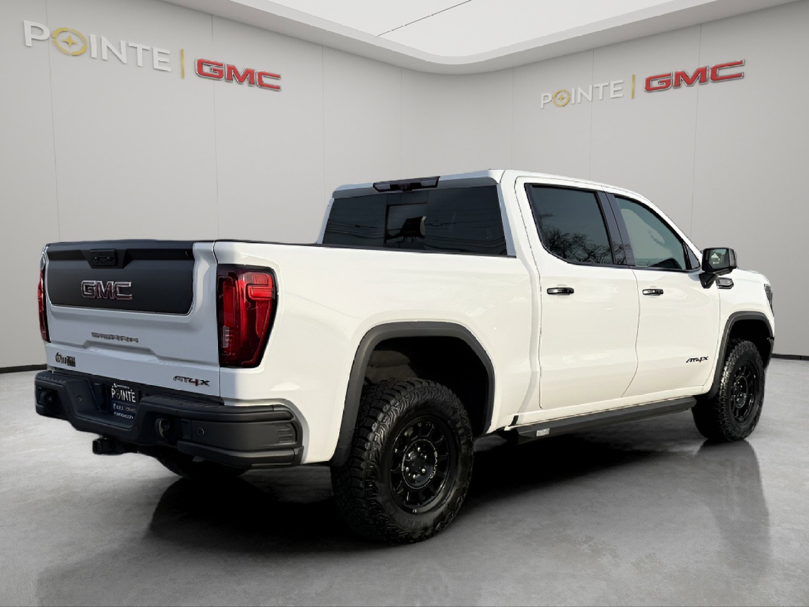 Used 2023 GMC Sierra 1500 AT4X w/ AT4X AEV Edition image 5