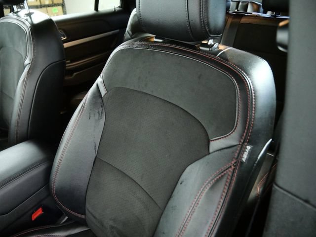 Certified 2018 Ford Explorer XLT w/ Equipment Group 202A AWD/4WD image 17