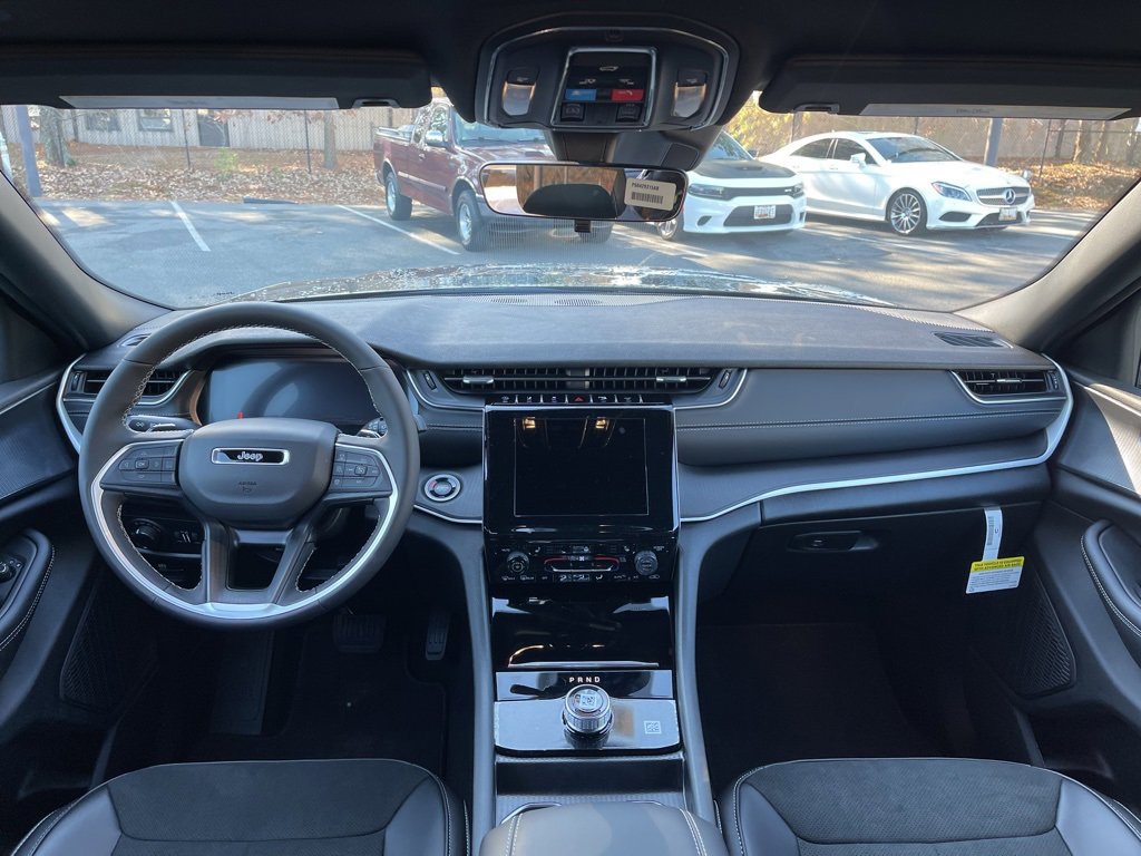 New 2025 Jeep Grand Cherokee L Altitude image 6
